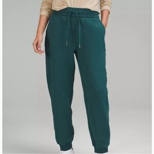 NWT Lululemon Scuba HR Relaxed Jogger Sweatpants Green Size 6